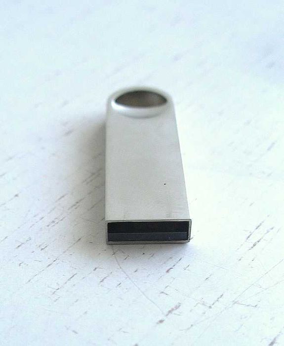 флешка USB на 2 ТБ (2000 ГБ)