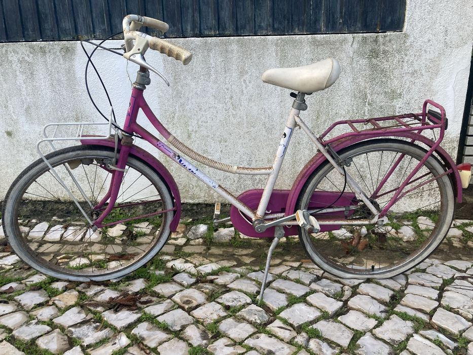 Bicicleta de menina antiga