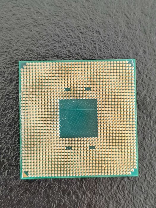 AMD Ryzen 7 3700X