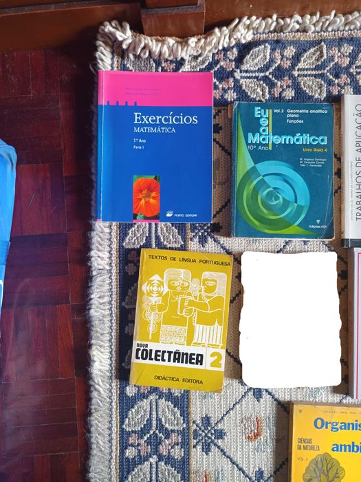 Livros escolares antigos