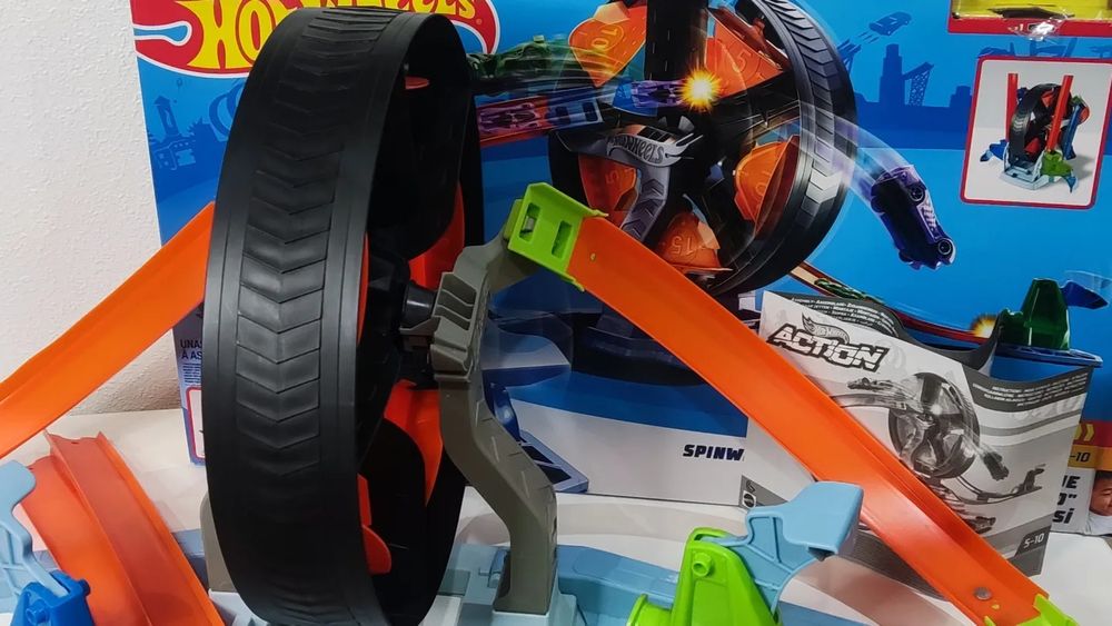 Б/в Трек Hot Wheels Action Вертиколо Кругове протистояння (GJM77)