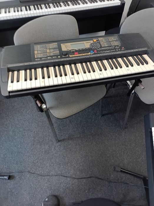 Keyboard Yamaha PSR 225