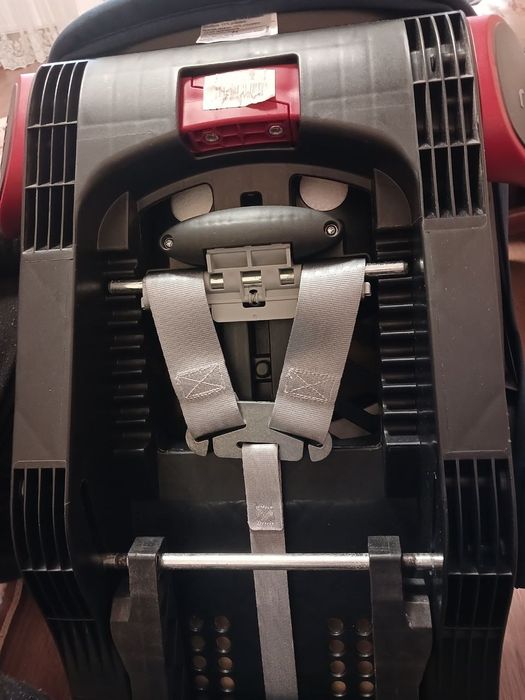 Продам автокрісло Britax Romer King 2
