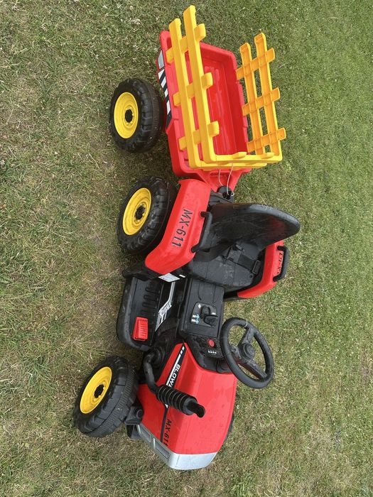 Auto zabawka traktor