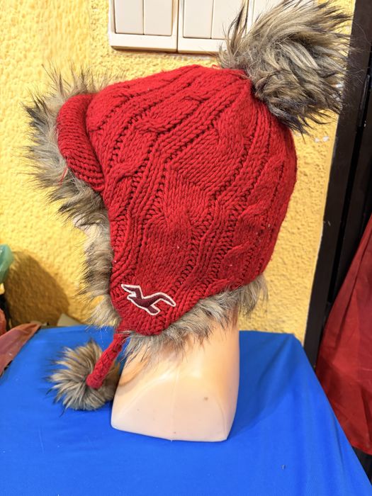 Hollister czapka zimowa uszatka roz,uniwersalny z pomponem narciarska