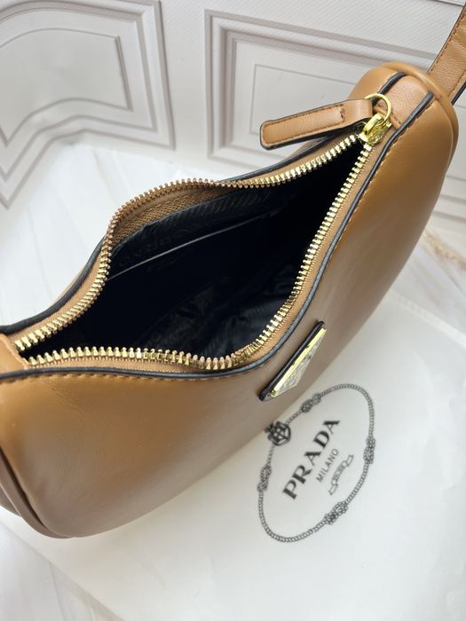 Сумка в коричневому кольорі