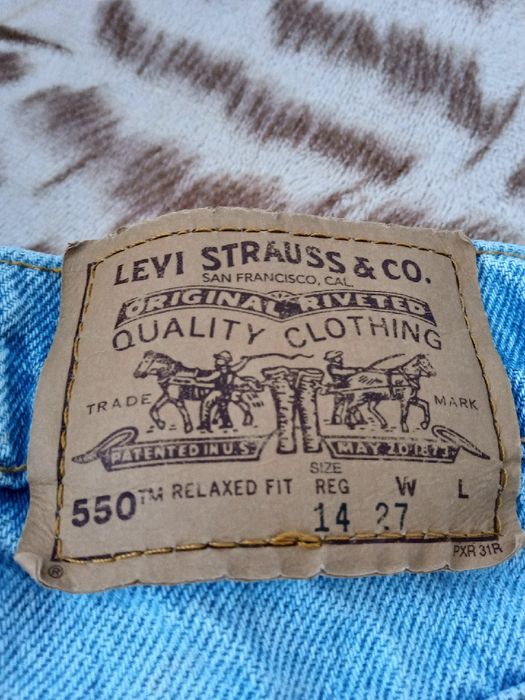 Spodenki jeansowe Levi's. Obwód pasa 66 cm.