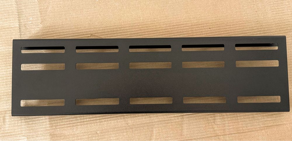 Pedalboard podlga na efekty gitarowe 640x 180