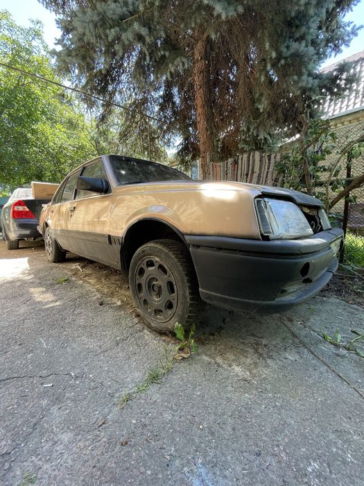 Опель аскона ( не на ходу)