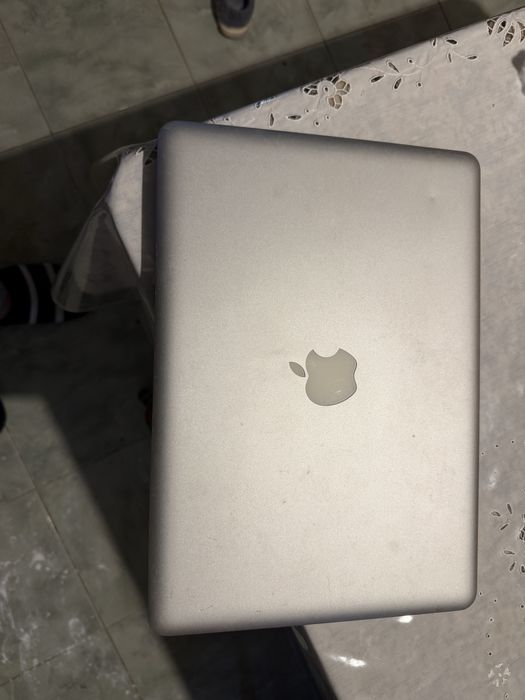 Vendo macbook 2010
