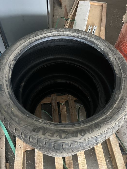 GoodYear 275/40 R22
