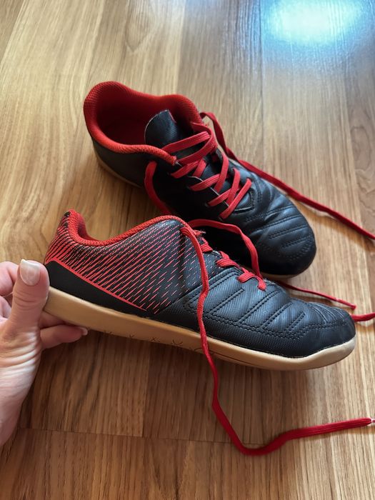 Buty sportowe halówki piłkarskie Kipsta 35