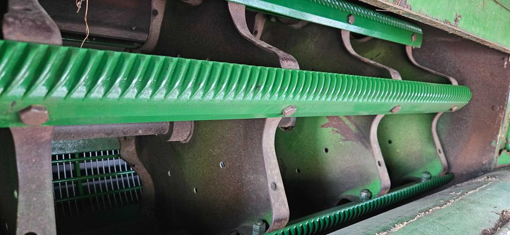 Комбайн зернозбиральний John Deere 1042 2.6m