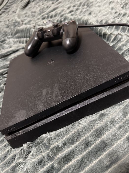 Продам Ps4 slim 500gb