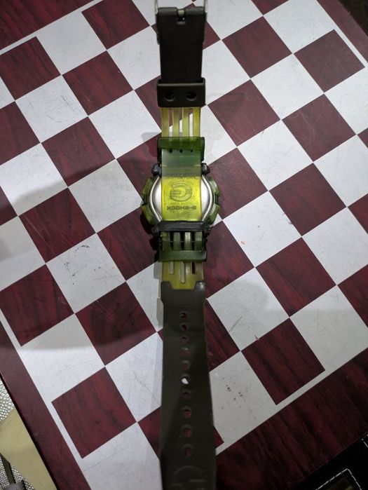 Casio G- SHOCK DW-9000