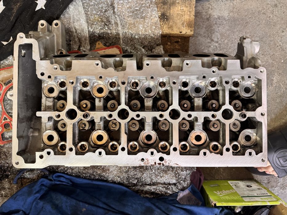 Продам  ,ГОЛОВКА на х5 F 15   B47D20Bкузов