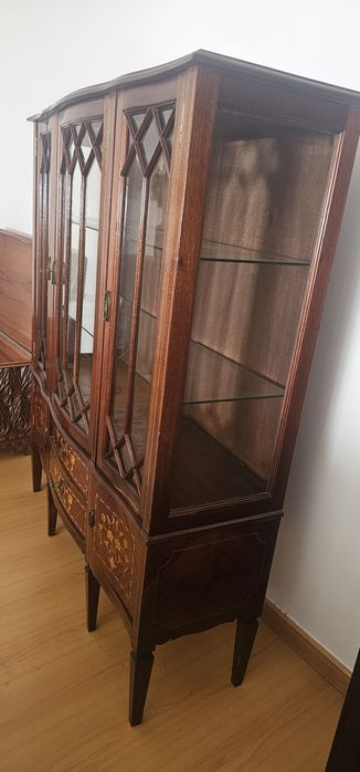 Vitrine Estilo Clássico Inglês