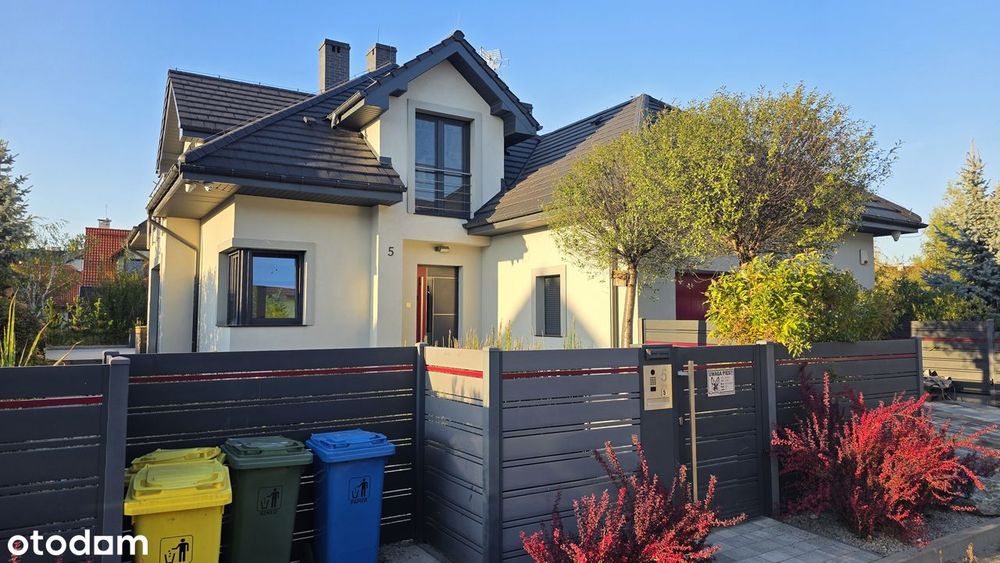 Dom wolnostojący na sprzedaż