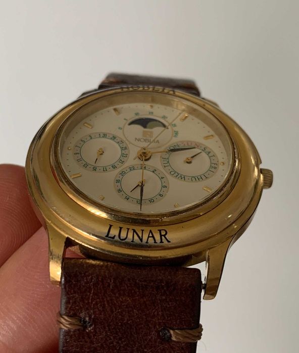 Relógio Citizen Noblia Lunar - em bom estado