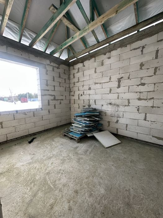 Продаж  сучасного будинку   в селі Озерце