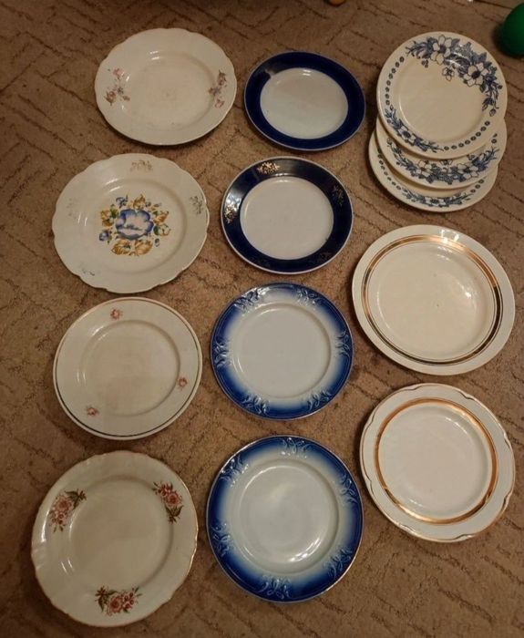 Тарелки, вазы, ложки,вилки,стаканы,рюмки ,блюдо,,салатница,  графин