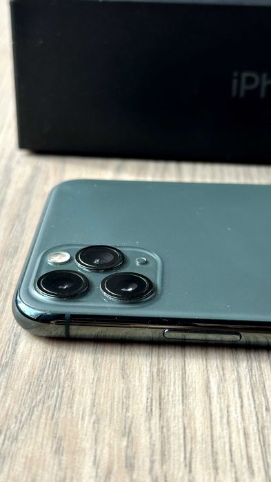 iPhone 11 Pro Max with Original Box64286513935746122