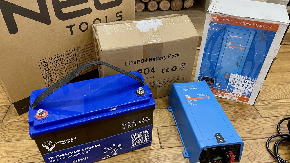 Victron LiFePo4 гібридна  мобільна зарядна станція мережа-сонце 500вт