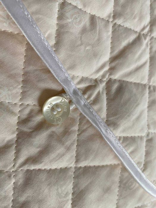 Велика стьобаная бавованова косметичка органайзер від Christian Dior.