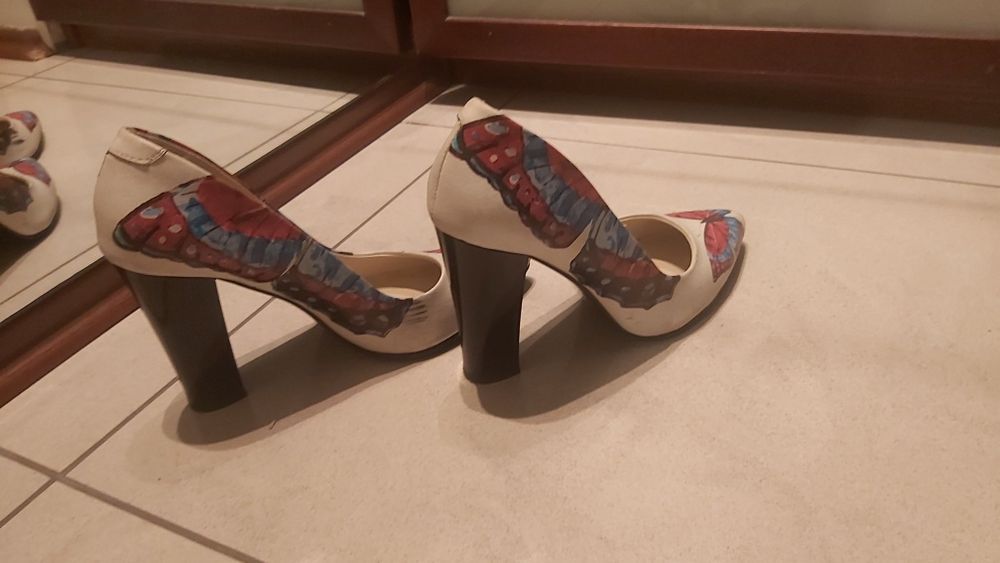 Szpilki kolorowe w motyle r.37