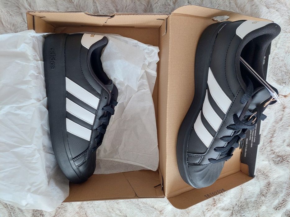 Nowe sneakersy czarne damskie