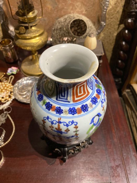 Jarra em Porcelana Chinesa séc XIX Base madeira 25 cm