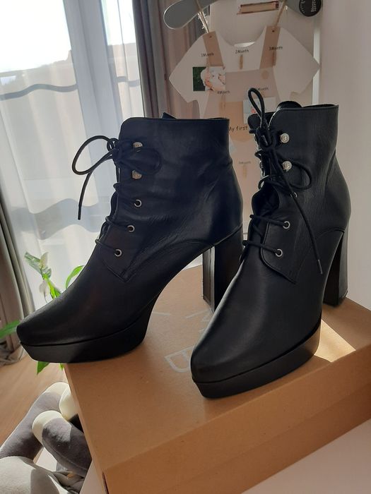 Czarne, skórzane botki sztyblety na koturnie r 40