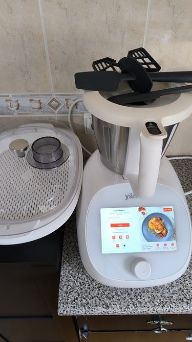 Yammi 3 Como Nova | Apenas 18 Receitas de utilização | Varoma Nova | Ecrã Tátil Impecável