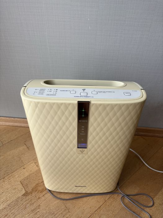 Продам очищувач-зволожувач повітря Sharp KC‑840E‑W