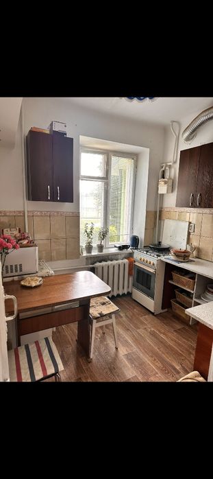 Квартира під бізнес у центрі Нововолинська 1-й поверх