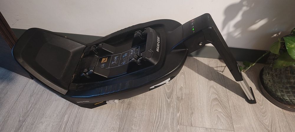 Fotelik dla niemowlaków z isofixem oraz śpiworkiem