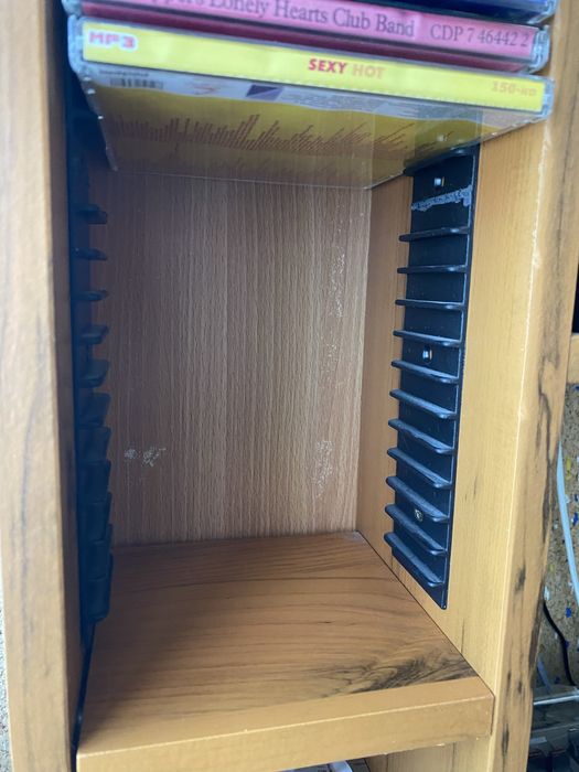 Полиця- стілаж для CD дисків