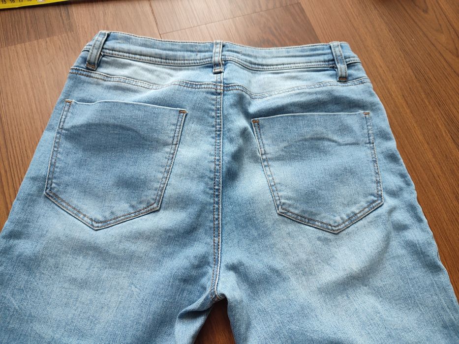 Spodnie jeansowe Cropp 36