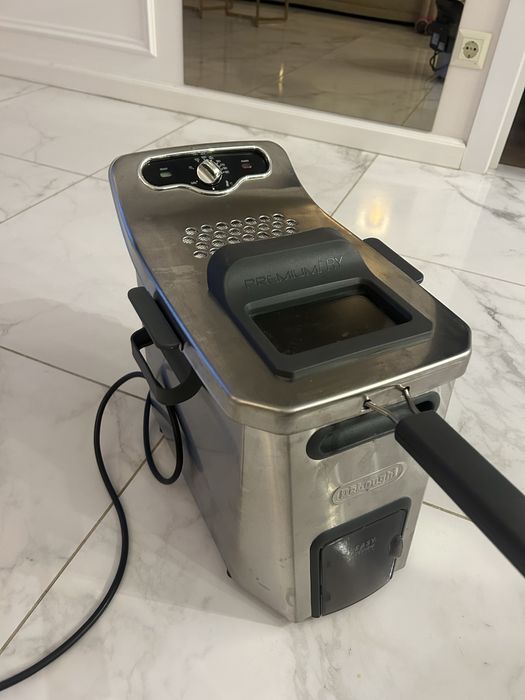 Фритюрница Delonghi