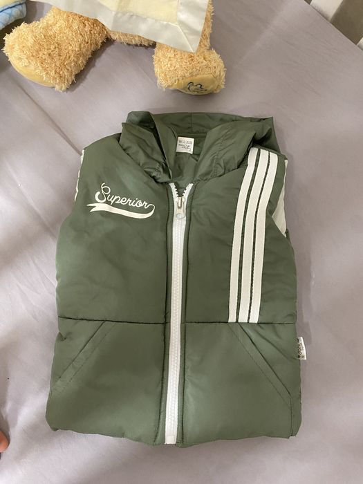 Жилетка, безрукавка дитяча