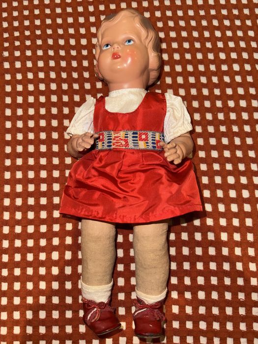 Boneca antiga em celuloide e pano – década de 1940/50