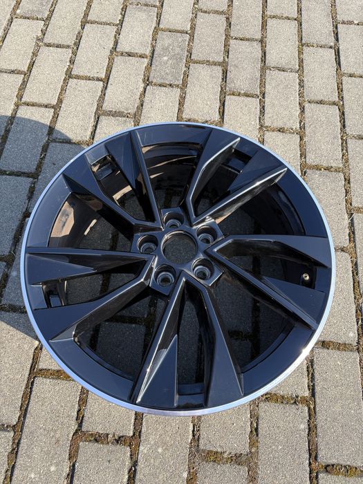 Oryginalne felgi 17” cali Skoda Kamiq Scala 5x100 6.5J VW Audi seat