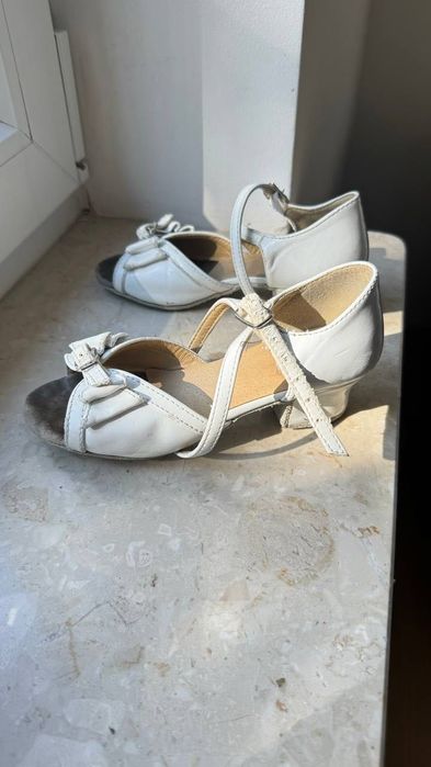 Buty taneczne dla dziewczynki