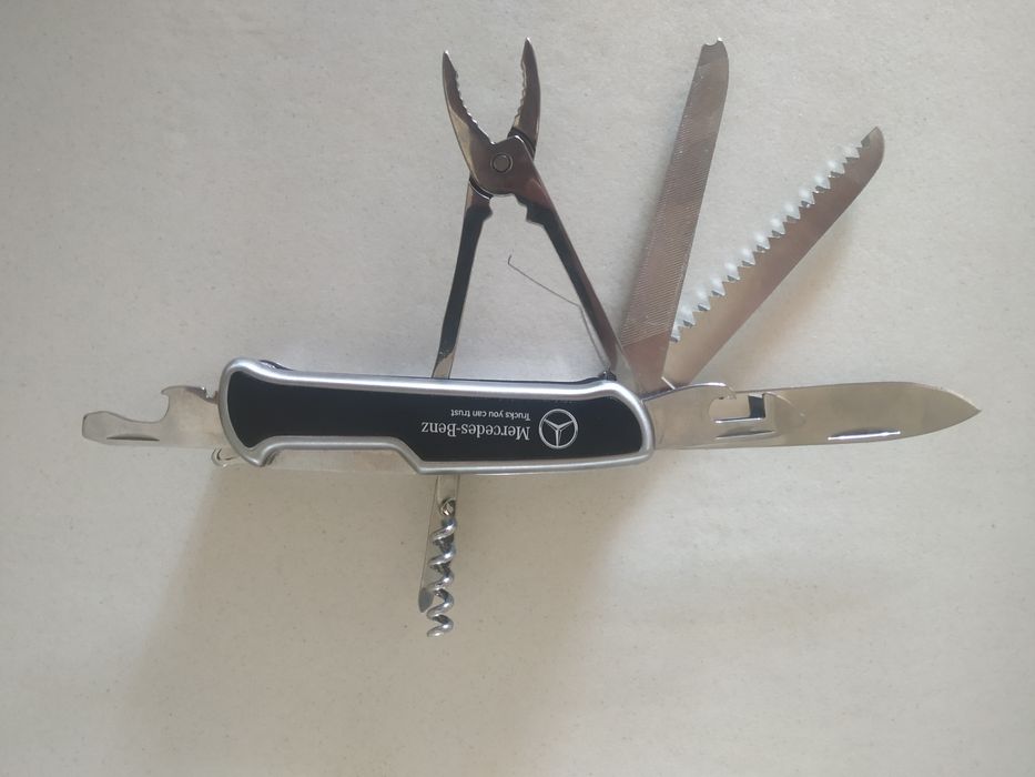 Mercedes Benz scyzoryk