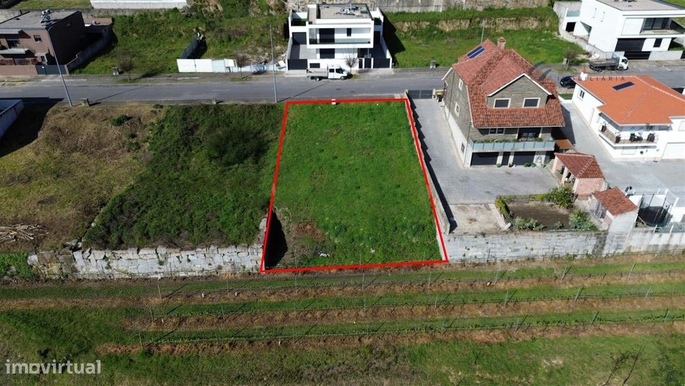 Terreno Urbano Para Construção – Besteiros, Paredes 476 M² (340 M² + 1 — Paredes, Porto