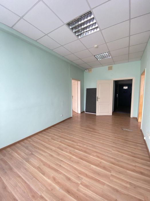 Оренда офісу на вул. Євгенія Сверстюка,23 на 234.9 м², від власника