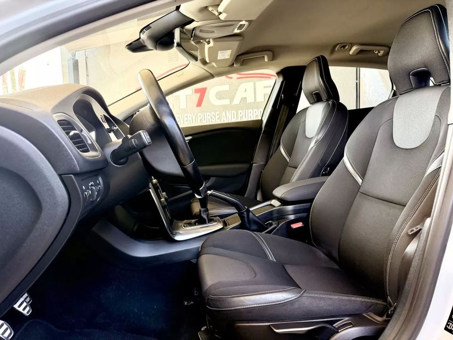 Volvo V40 2.0 D4 Momentum