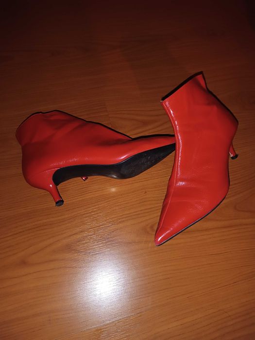 Botas vermelhas tamanho 36 da zara