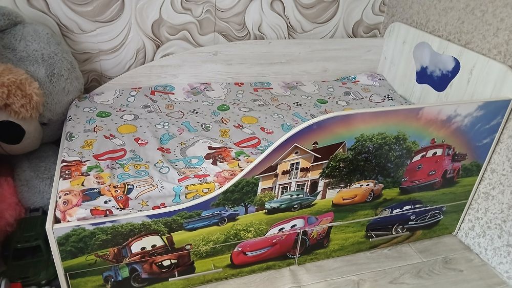 Дитяче ліжко з матрацом