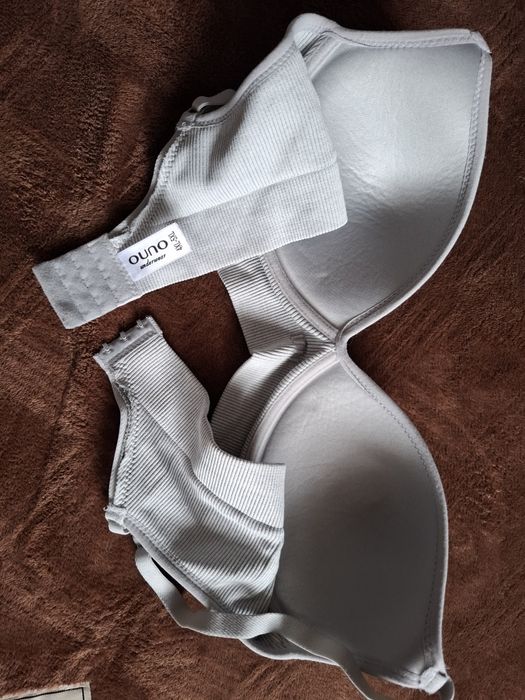 Бюстгальтер жіночі